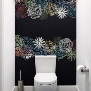 Toilettes modernes devant credence floral sombre