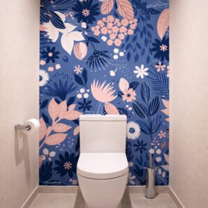 Toilettes modernes avec credence floral bleu