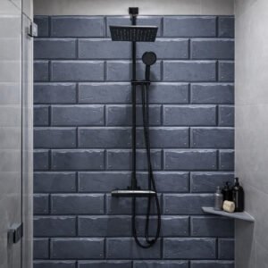 Douche moderne avec credence gris et pommeau noir
