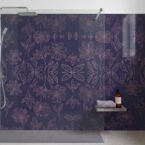 Douche moderne aux murs floraux violets