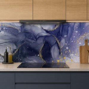 Crédence cuisine marbrée bleue et dorée moderne